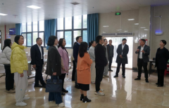 <b>全面落实各项工做要求：一是自动打开大门</b>